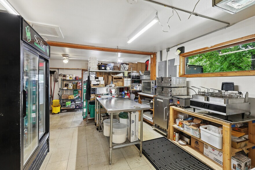 More Photos Of 309 Trail St, La Valle Restaurant For Sale
