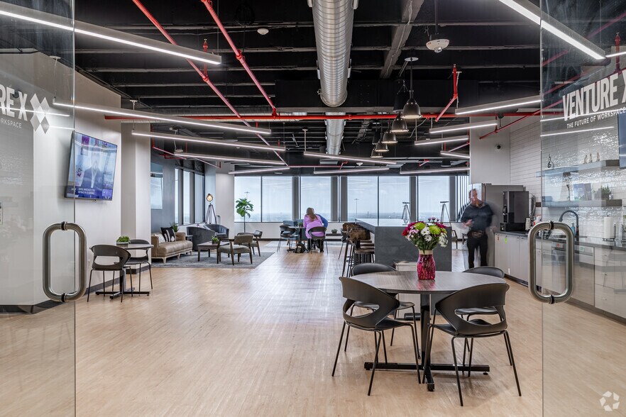 More Photos Of 7550 W Interstate 10, San Antonio Office For Lease