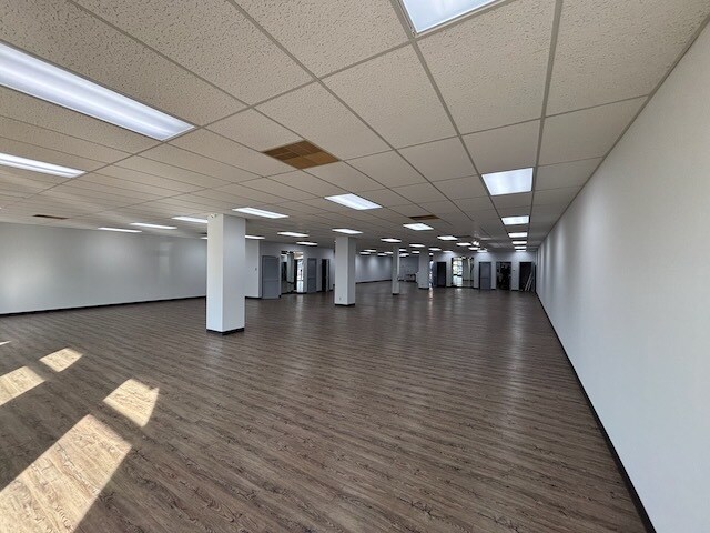 More Photos Of 2225 W Franklin St, Evansville Storefront For Sale