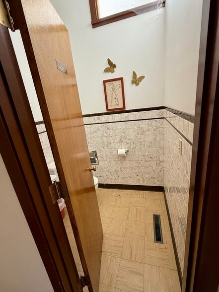 More Photos Of 209 1st N st, Hingham Religious Facility For Sale