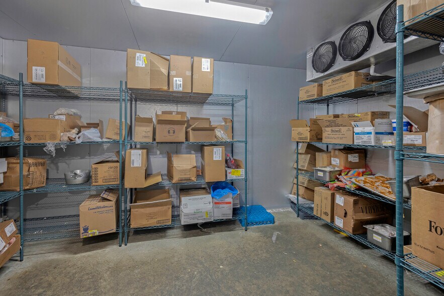 More Photos Of 7609 Hillside Rd, Amarillo Freestanding For Lease