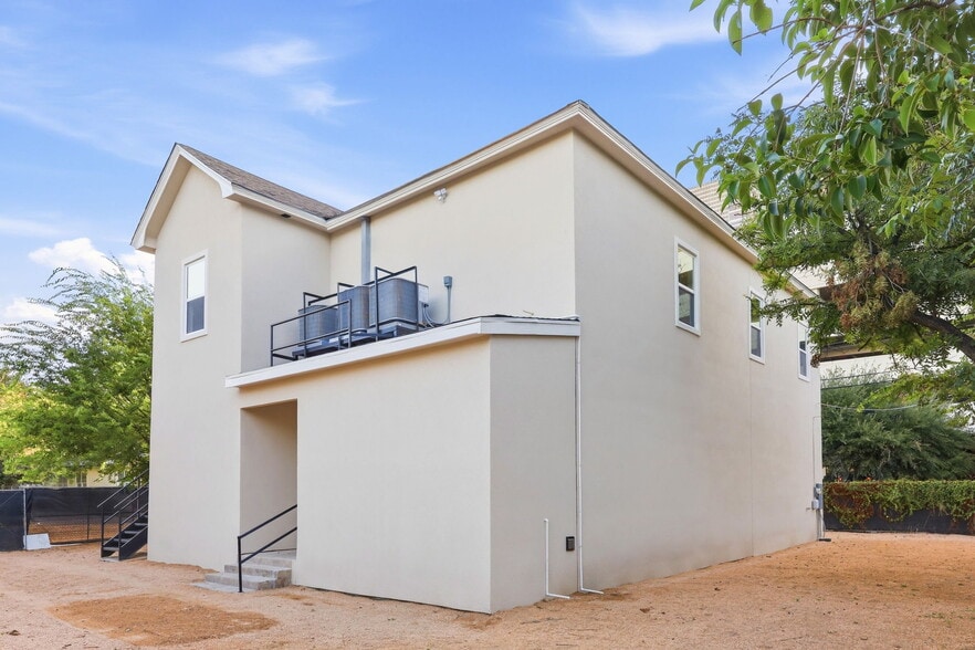 More Photos Of 125 N San Marcos, San Antonio Office Residential For Sale