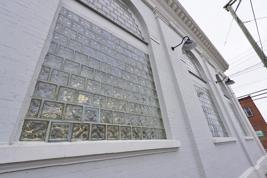 More Photos Of 2940 Richmond Ter, Staten Island Office For Sale