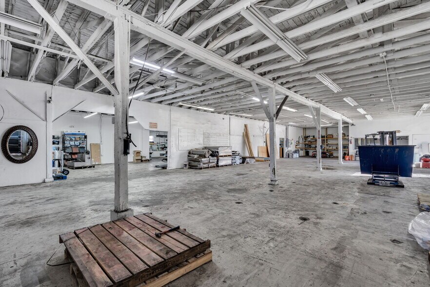 More Photos Of 921 N 21st Ave, Hollywood Service For Lease