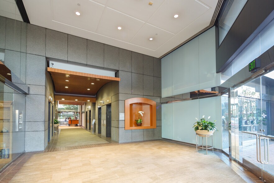 More Photos Of 15260 ventura Blvd, Sherman Oaks Office For Lease