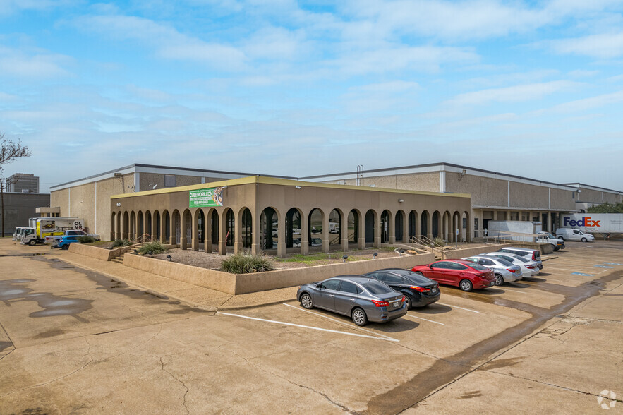 Primary Photo Of 4545 Spring Valley Rd, Farmers Branch Warehouse For Lease