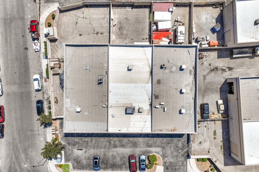 More Photos Of 2984 Marco St, Las Vegas Light Manufacturing For Sale