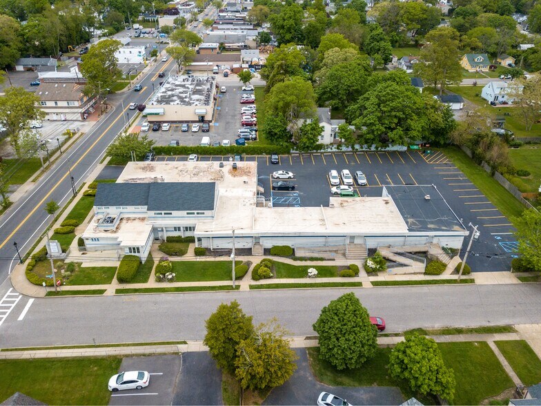 More Photos Of 111 Carleton Ave, Islip Terrace Medical For Lease