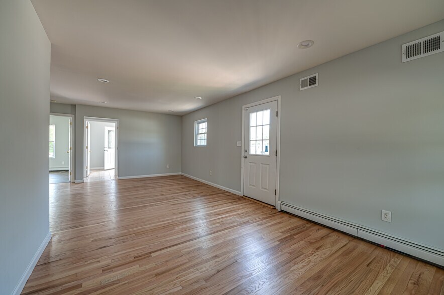 More Photos Of 2163 Sunrise Hwy, Islip Office For Sale