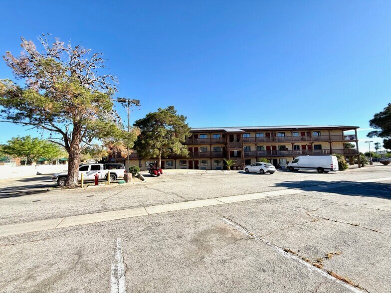 More Photos Of 430 W Palmdale Blvd, Palmdale Hotel For Sale