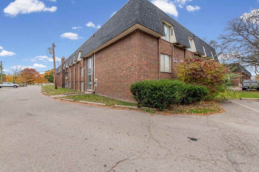 More Photos Of 23740 Fenkell St, Detroit Apartments For Sale