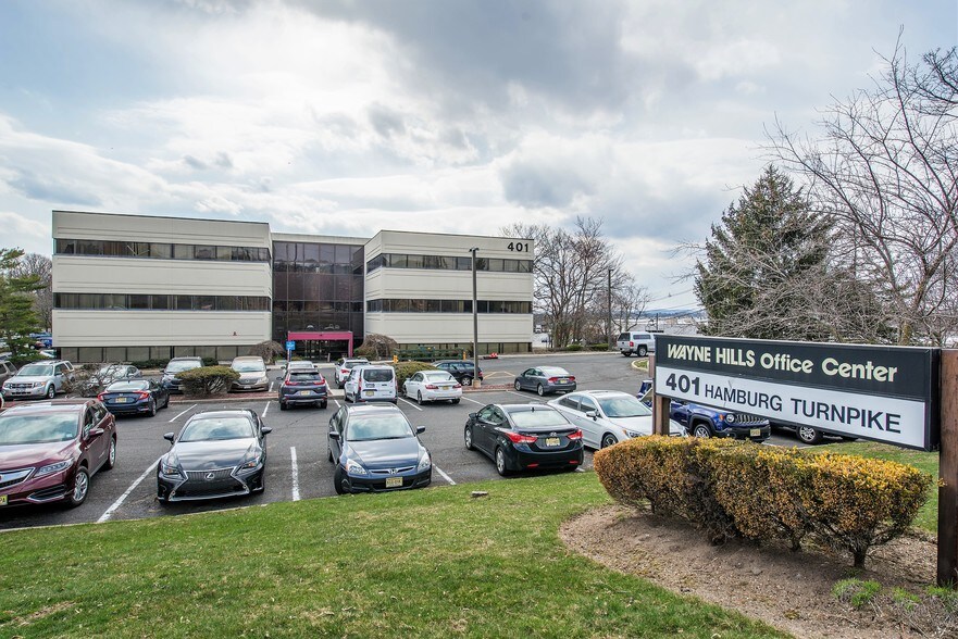 More Photos Of 401 Hamburg Turnpike, Wayne Medical For Lease