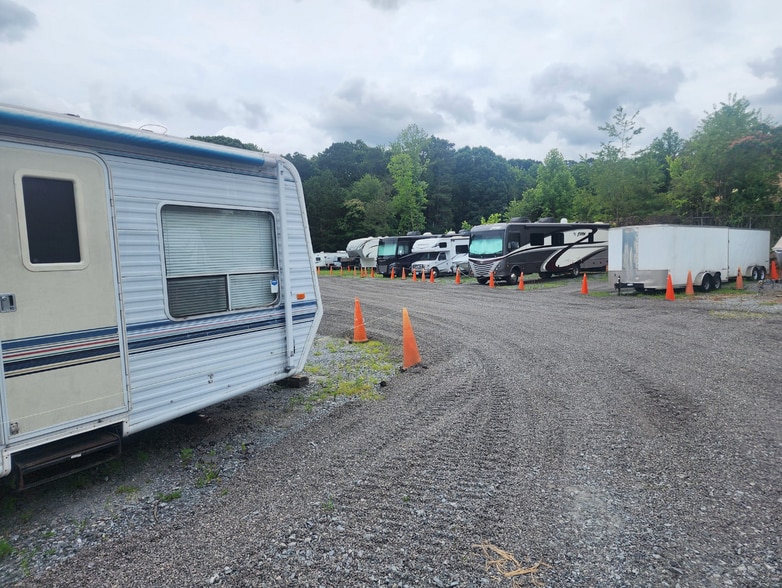 More Photos Of 6052 N Main St, Acworth Land For Lease