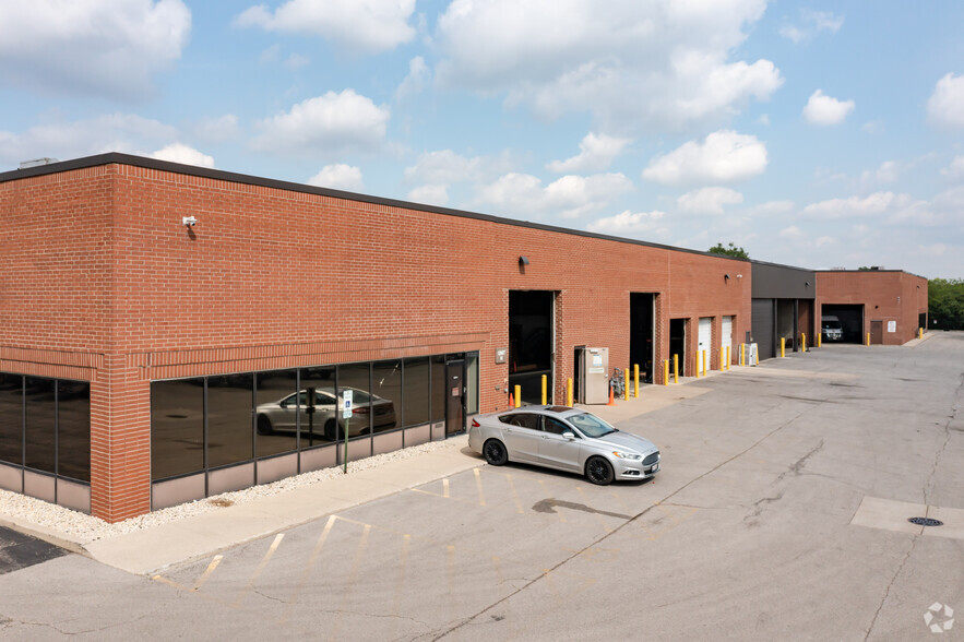 Primary Photo Of 161 Tower Dr, Burr Ridge Manufacturing For Lease