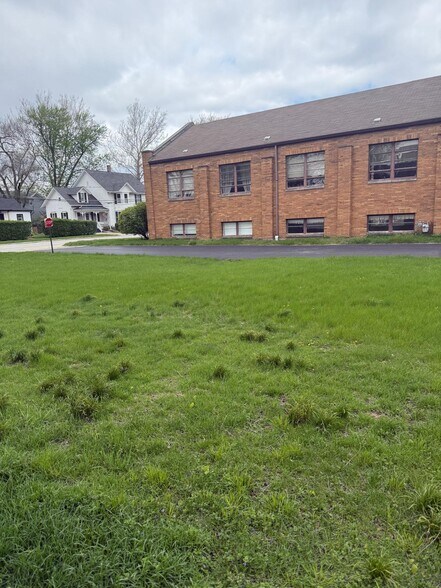 More Photos Of 15109 S Dillman St, Plainfield Religious Facility For Sale