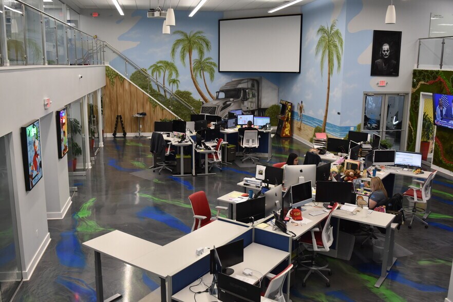 More Photos Of 6015 N US Highway 301, Tampa Warehouse For Lease