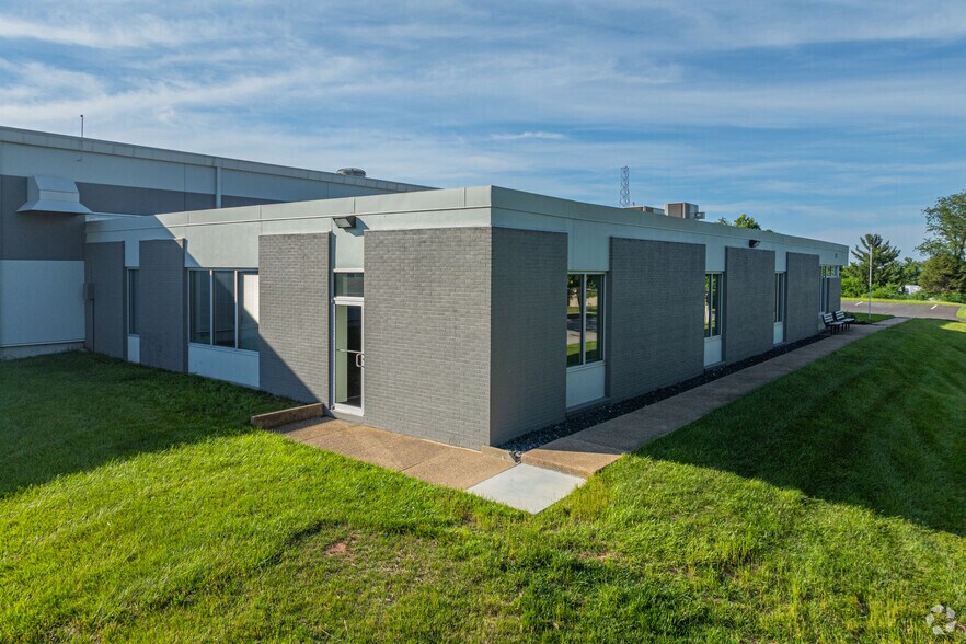 More Photos Of 7200 Standard Dr, Hanover Warehouse For Lease