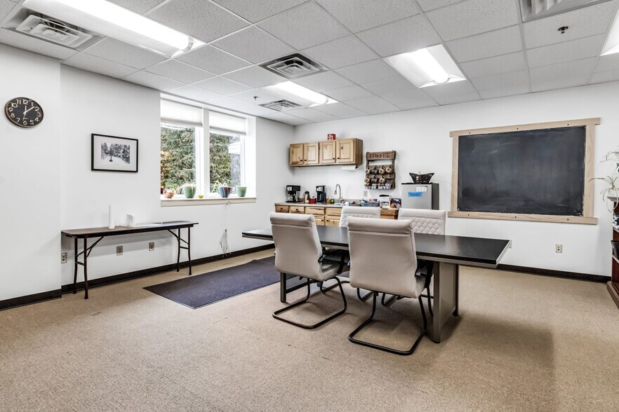 More Photos Of 2-85 Bristol Ln, Ellicottville General Retail For Lease