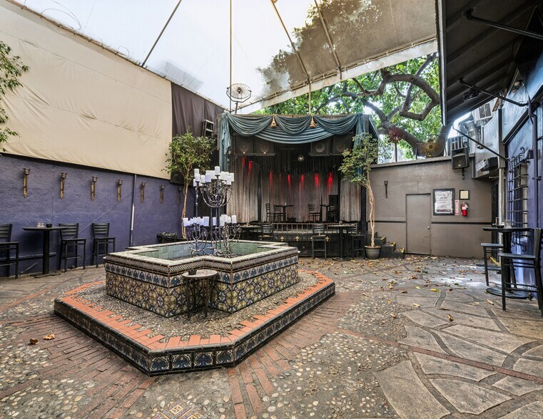 More Photos Of 6646 Hollywood Blvd, Hollywood Storefront Retail Office For Sale