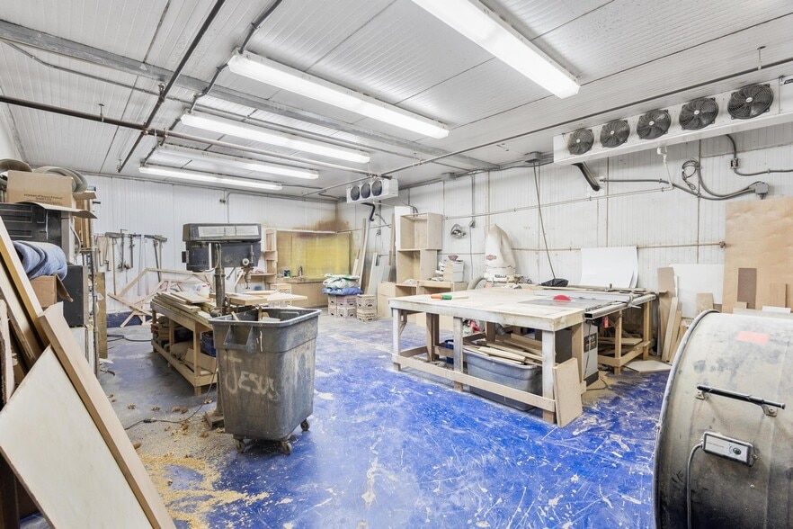 More Photos Of 13050 NW 43rd Ave, Opa Locka Warehouse For Lease