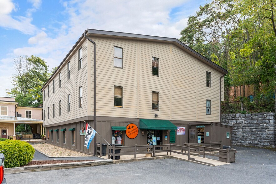 More Photos Of 50 Middlebrook Ave, Staunton Storefront For Sale