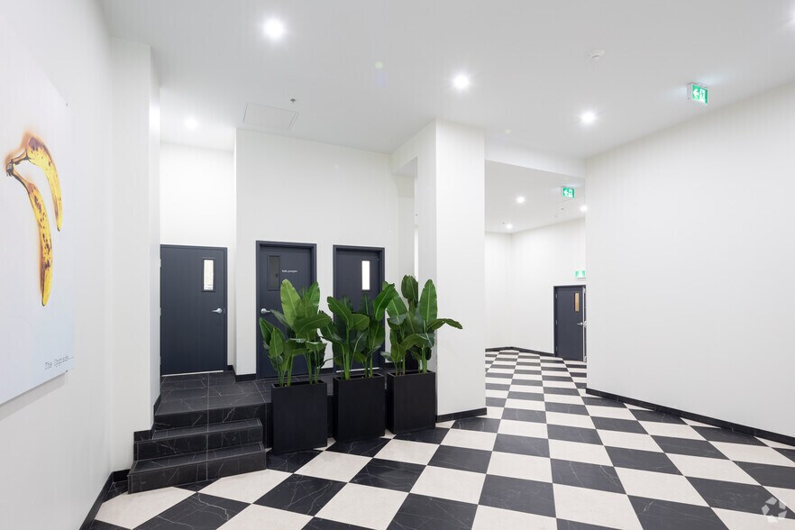 More Photos Of 1230 Rue Bishop, Montréal Apartments For Sale