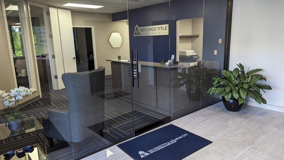 More Photos Of 4400 Shawnee Mission Pky, Fairway Office For Lease