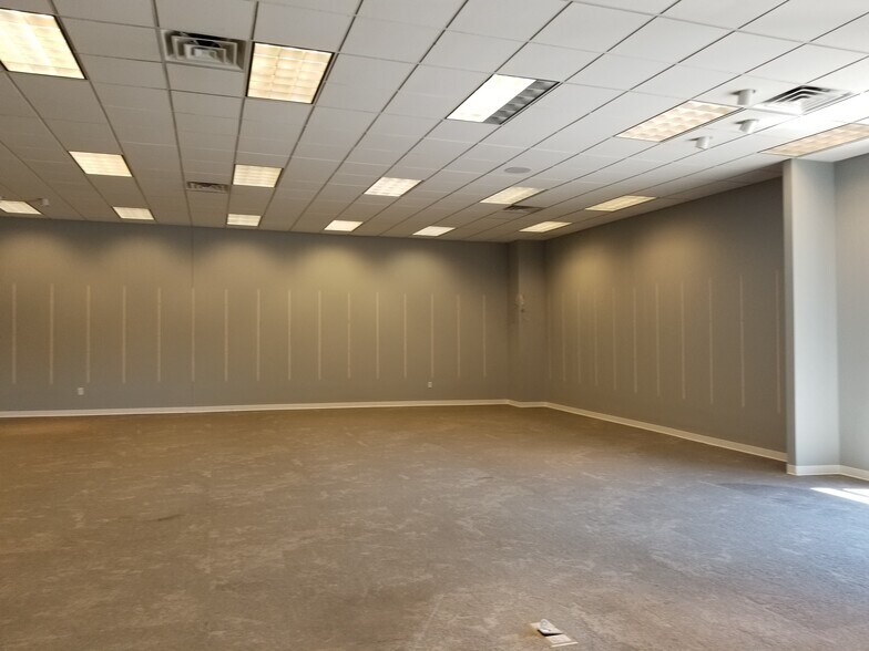 More Photos Of 4301 Pecanland Mall Dr, Monroe Freestanding For Lease