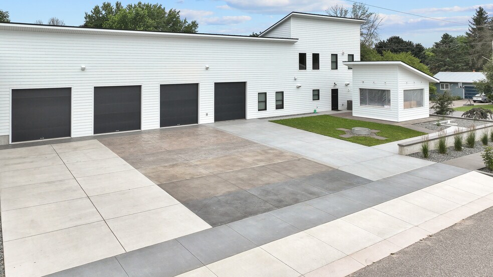 More Photos Of 3061 County Q rd, Nelsonville Flex For Sale