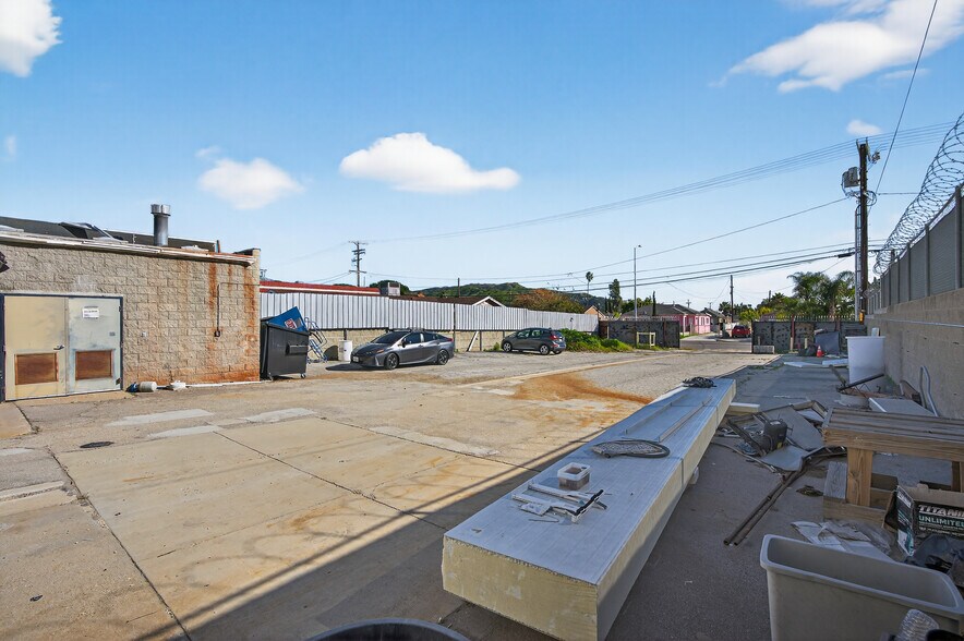 More Photos Of 11019 Penrose St, Sun Valley Manufacturing For Sale