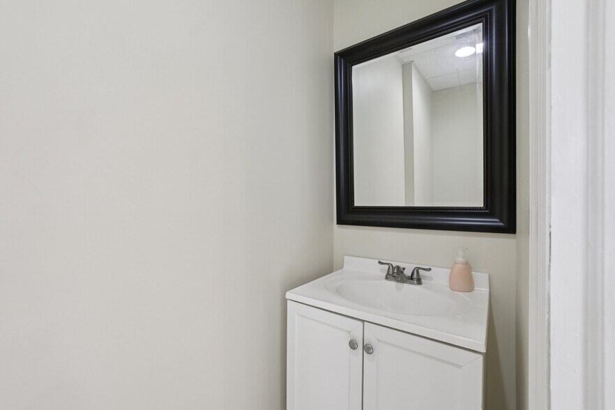 More Photos Of 364 Parsippany Rd, Parsippany Office For Sale