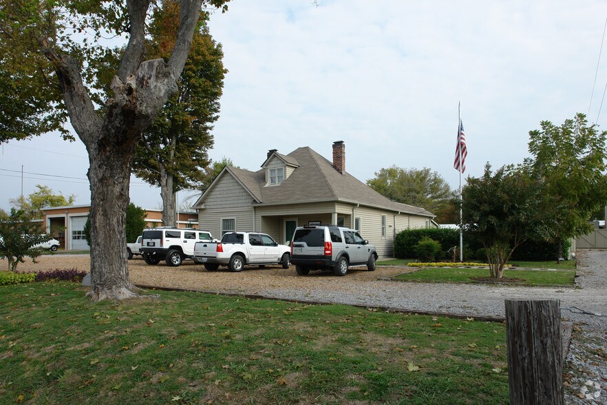 More Photos Of 2318 Antioch Pike, Antioch Office For Lease