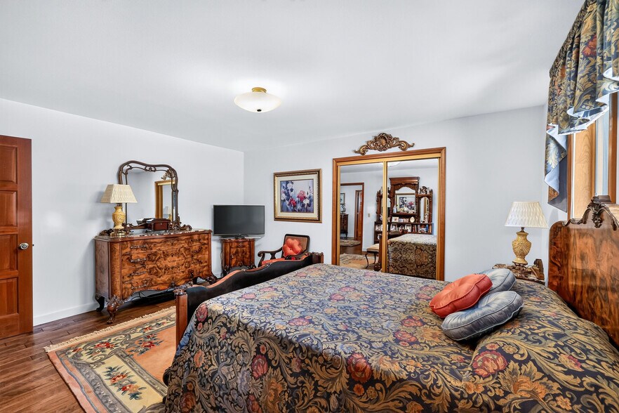 More Photos Of 420-422 Main Street St, Riggins Specialty For Sale
