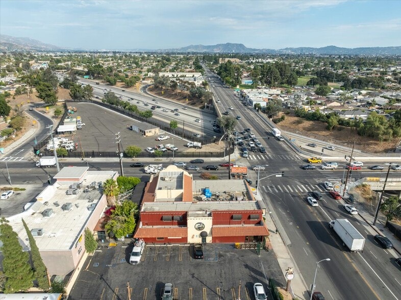 More Photos Of 8950 Laurel Canyon Blvd, Sun Valley Restaurant For Lease