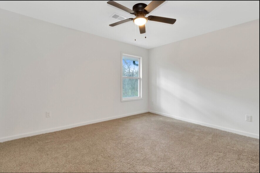 More Photos Of 2307 Veterans Memorial Hwy SW, Austell Flex For Sale