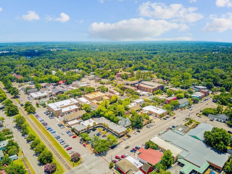 More Photos Of 117 S Cedar St, Summerville Office For Lease
