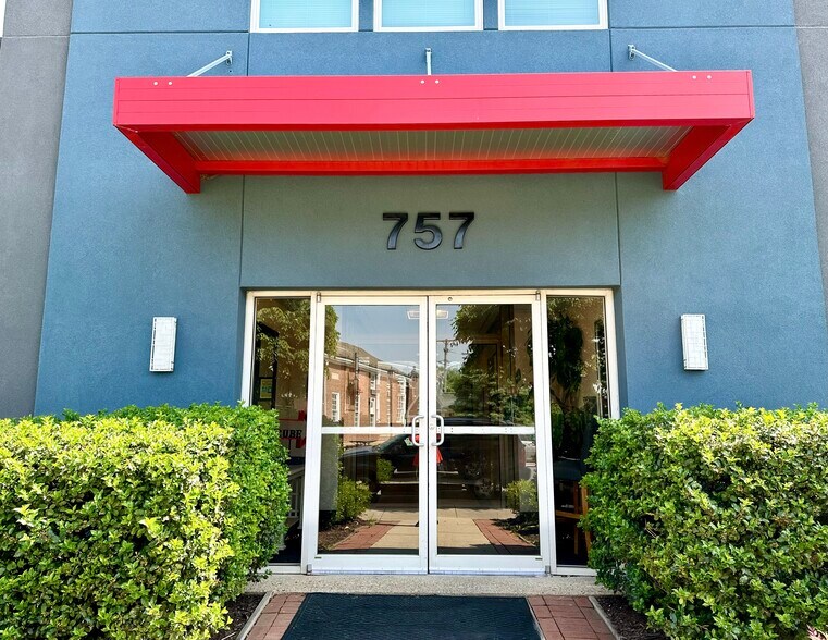 More Photos Of 757 Frederick Rd, Catonsville Medical For Lease