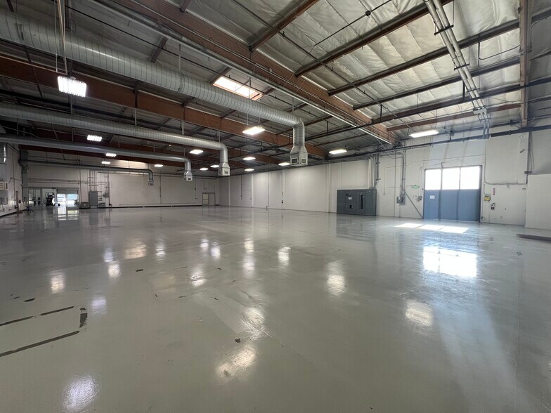 More Photos Of 12840 Bradley Ave, Sylmar Warehouse For Lease