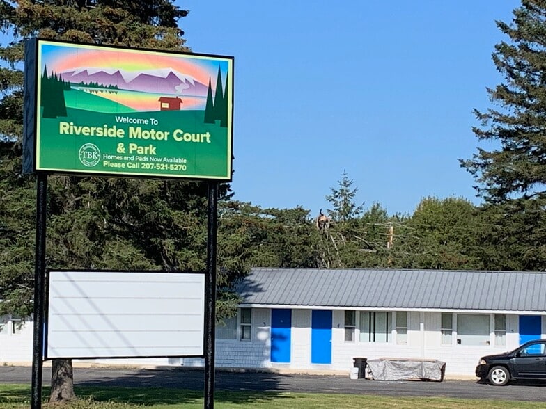 More Photos Of 563 Access Hwy, Caribou Hotel For Sale