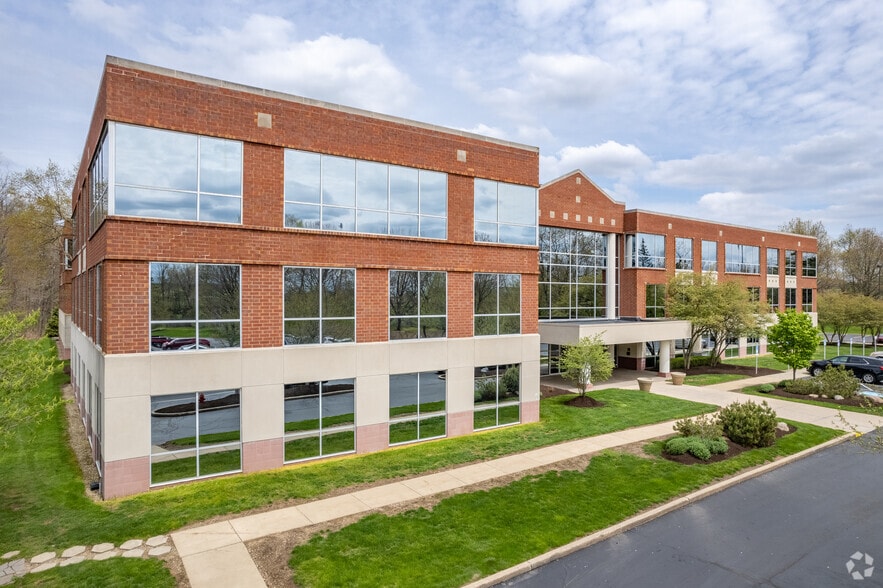 Primary Photo Of 3875 Embassy Pky, Akron Office For Lease