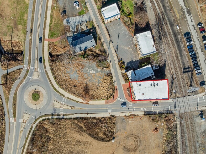 More Photos Of 170 Lyman St, Asheville Office For Lease