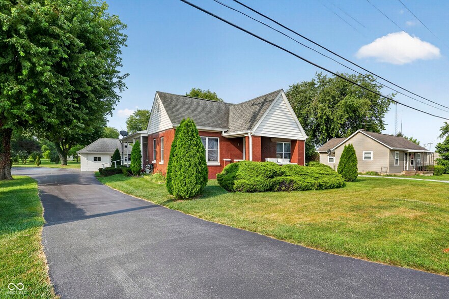 More Photos Of 5037 W US Highway 52, New Palestine Land For Sale