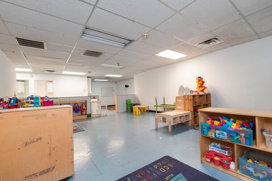 More Photos Of 211 Wise Ave, Dundalk Schools For Sale