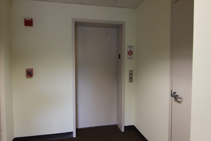 More Photos Of 1933 Montana Ave NE, Washington Warehouse For Lease