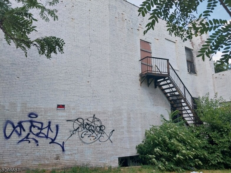 More Photos Of 772 Martin Luther King Jr Blvd, Newark Religious Facility For Sale