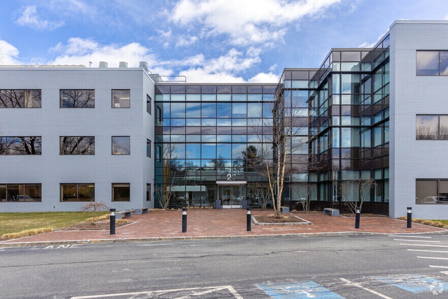 More Photos Of 20 Maguire Rd, Lexington Office For Lease