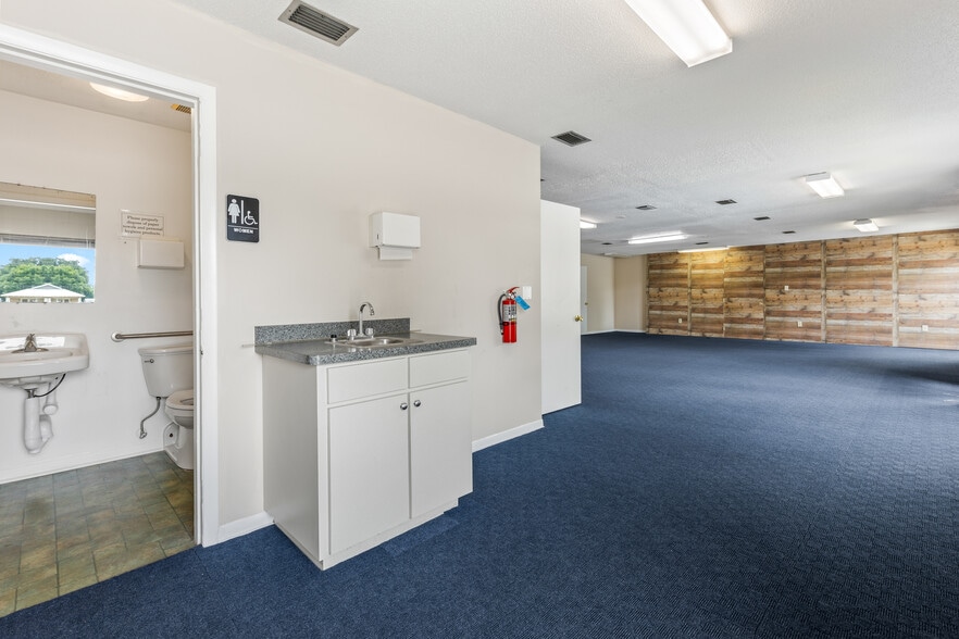 More Photos Of 260 S Marion Ave, Lake City Medical For Lease