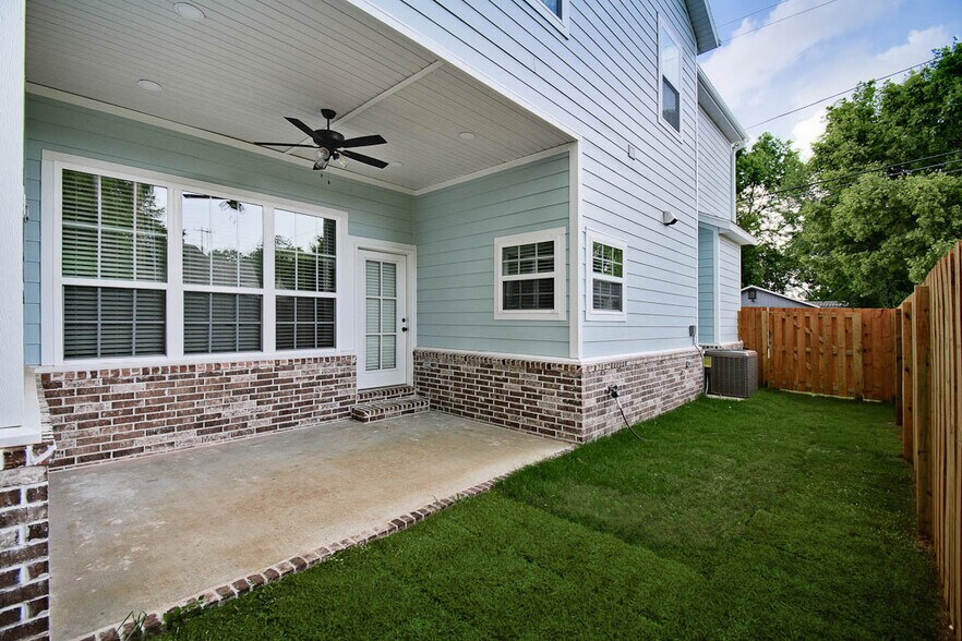 More Photos Of 502-510 W Persimmon St, Rogers Apartments For Sale