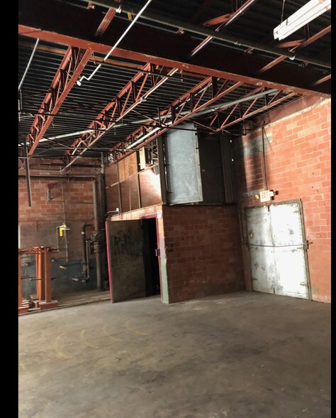 More Photos Of 270 N Sam Houston Blvd, San Benito Light Manufacturing For Lease