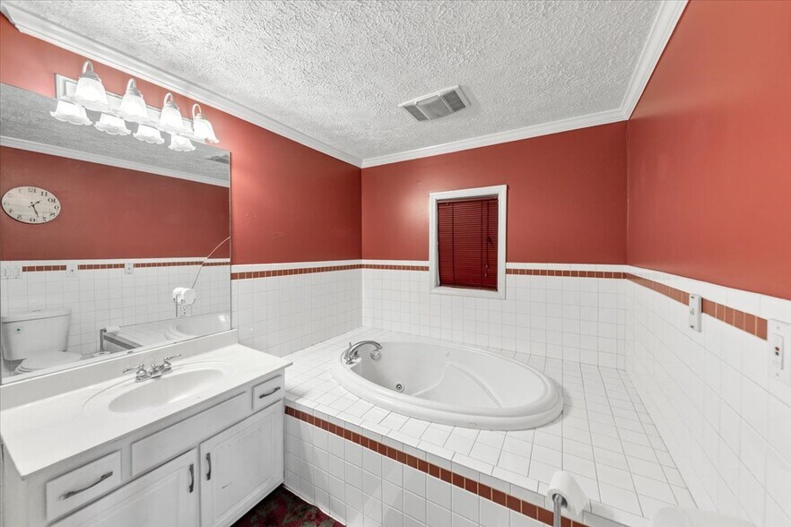 More Photos Of 6071 N Main St SE, Acworth Flex For Sale